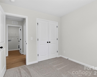 333 N Hoskins Road - Photo Thumbnail 13