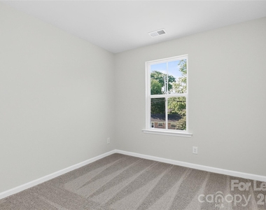 333 N Hoskins Road - Photo Thumbnail 17
