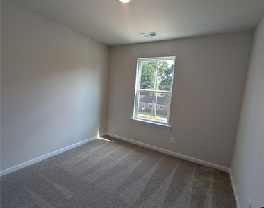 337 N Hoskins Road - Photo Thumbnail 27