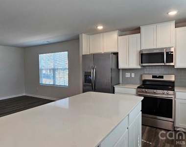 1615 Cannonball Lane - Photo Thumbnail 4