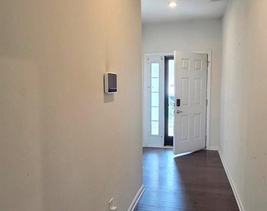 7347 Raylee Avenue Sw - Photo Thumbnail 11