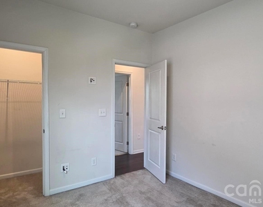 7347 Raylee Avenue Sw - Photo Thumbnail 7