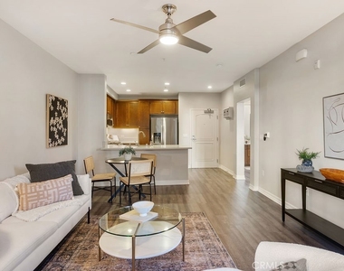 629 Traction Avenue - Photo Thumbnail 3