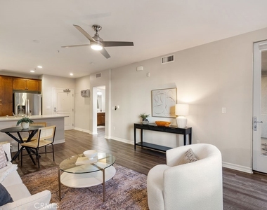 629 Traction Avenue - Photo Thumbnail 4