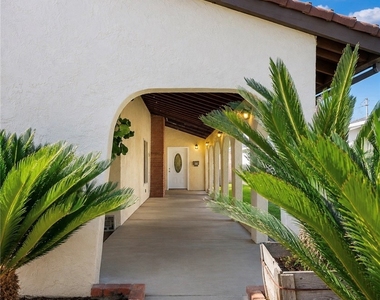 3912 Blanche Street - Photo Thumbnail 2