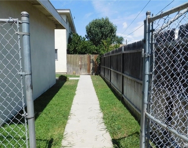 327 S Kroeger Street - Photo Thumbnail 9