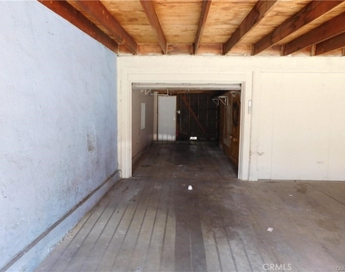 327 S Kroeger Street - Photo Thumbnail 10