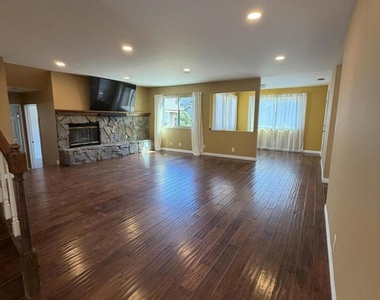 650 Lions Gate Drive - Photo Thumbnail 5