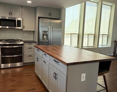 650 Lions Gate Drive - Photo Thumbnail 9