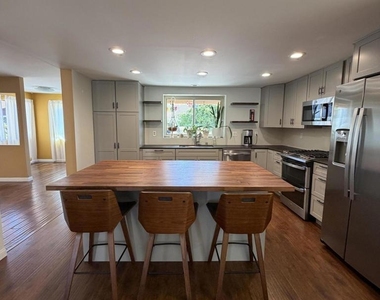 650 Lions Gate Drive - Photo Thumbnail 6