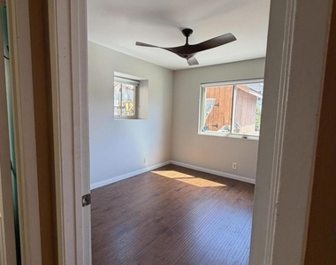 650 Lions Gate Drive - Photo Thumbnail 13