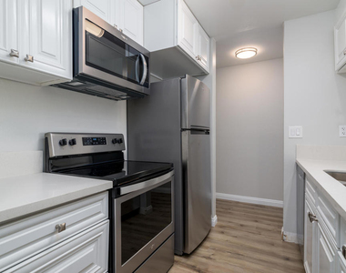 257 E Surfside Drive - Photo Thumbnail 11
