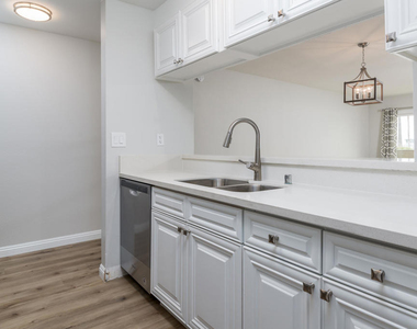 257 E Surfside Drive - Photo Thumbnail 10