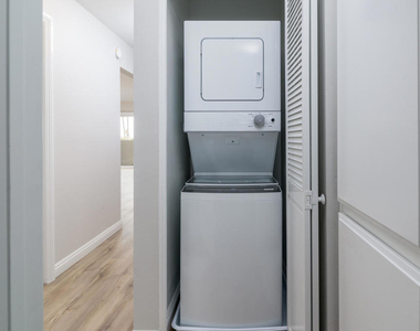 257 E Surfside Drive - Photo Thumbnail 24