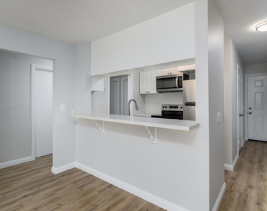 257 E Surfside Drive - Photo Thumbnail 8