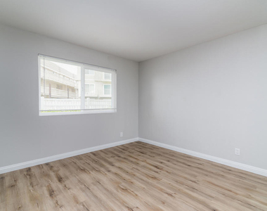 257 E Surfside Drive - Photo Thumbnail 14
