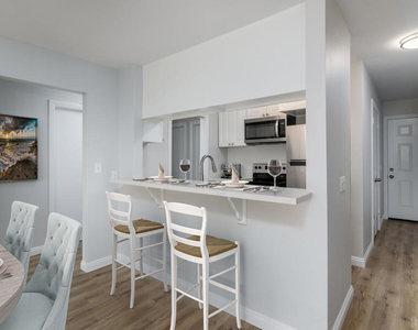 257 E Surfside Drive - Photo Thumbnail 4