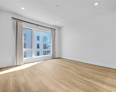 3612 Rivington - Photo Thumbnail 12