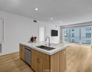 3612 Rivington - Photo Thumbnail 7