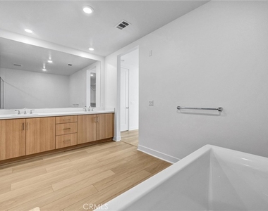 3612 Rivington - Photo Thumbnail 16