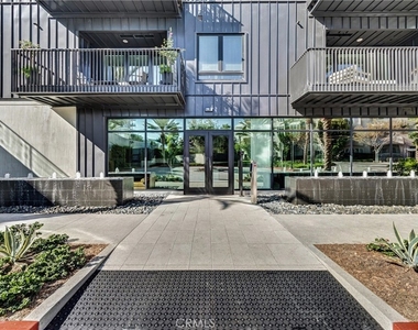 3612 Rivington - Photo Thumbnail 1