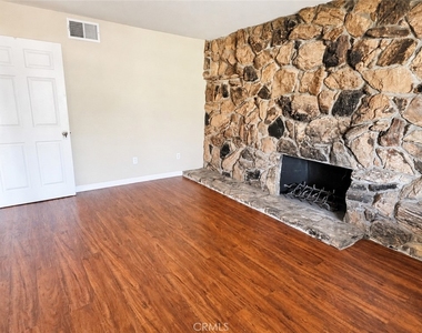 2073 Tulip Court - Photo Thumbnail 6