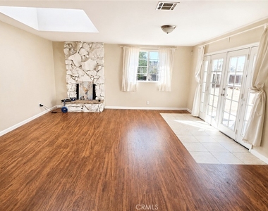 2073 Tulip Court - Photo Thumbnail 2