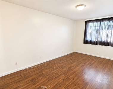2073 Tulip Court - Photo Thumbnail 7
