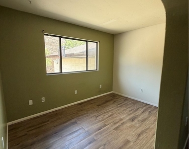 35600 Mitchell - Photo Thumbnail 16