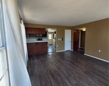 35600 Mitchell - Photo Thumbnail 27