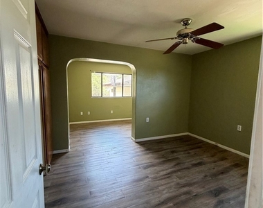 35600 Mitchell - Photo Thumbnail 19