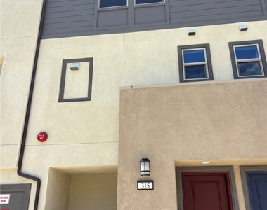 315 Honeysuckle Way - Photo Thumbnail 16