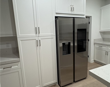 315 Honeysuckle Way - Photo Thumbnail 3
