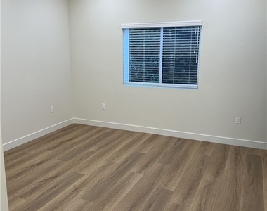 12243 Califa Street - Photo Thumbnail 14
