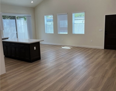 12243 Califa Street - Photo Thumbnail 19