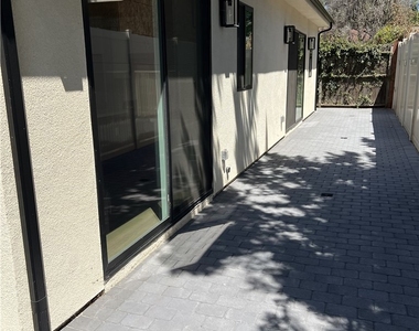 12243 Califa Street - Photo Thumbnail 23