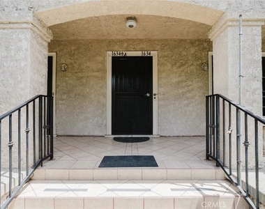 1634 N Alexandria Avenue - Photo Thumbnail 3
