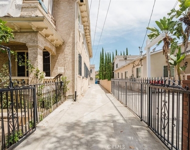 1634 N Alexandria Avenue - Photo Thumbnail 2