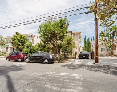 1634 N Alexandria Avenue - Photo Thumbnail 28