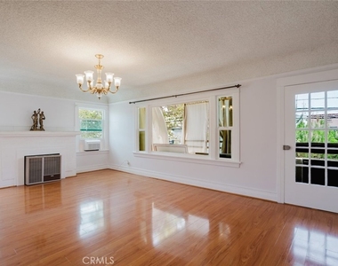 1634 N Alexandria Avenue - Photo Thumbnail 4