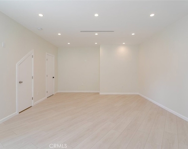 10787 Las Lunitas Avenue - Photo Thumbnail 2