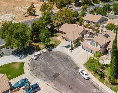 4831 Cocina Lane - Photo Thumbnail 2