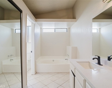 4831 Cocina Lane - Photo Thumbnail 40