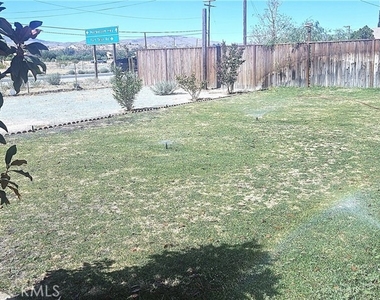 5661 E Avenue T - Photo Thumbnail 2