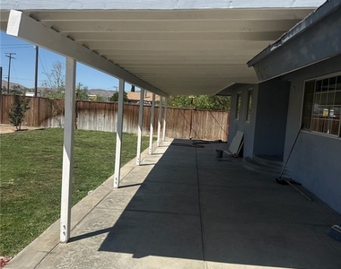 5661 E Avenue T - Photo Thumbnail 3