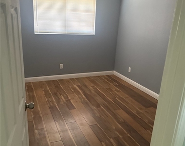 5661 E Avenue T - Photo Thumbnail 13