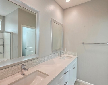 14910 W Castille - Photo Thumbnail 10