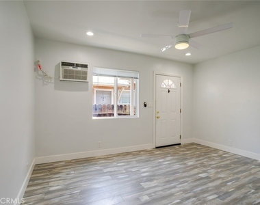 3106 W Victory - Photo Thumbnail 3