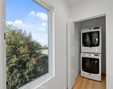 357 1/2 Cornwell - Photo Thumbnail 24