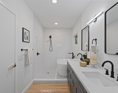 357 1/2 Cornwell - Photo Thumbnail 16